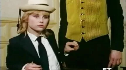 เซเลอร์ลูน่าในถุงน่องสีขาว วีดีโอ เย ด กัน fucks ในตูดกับคนผิวดำสองคน