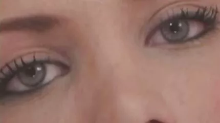 สีน้ำตาล คลิป หลุด วีดีโอ fucks กับฝูงชนของผู้ชายและแทนที่หลุมทั้งหมด
